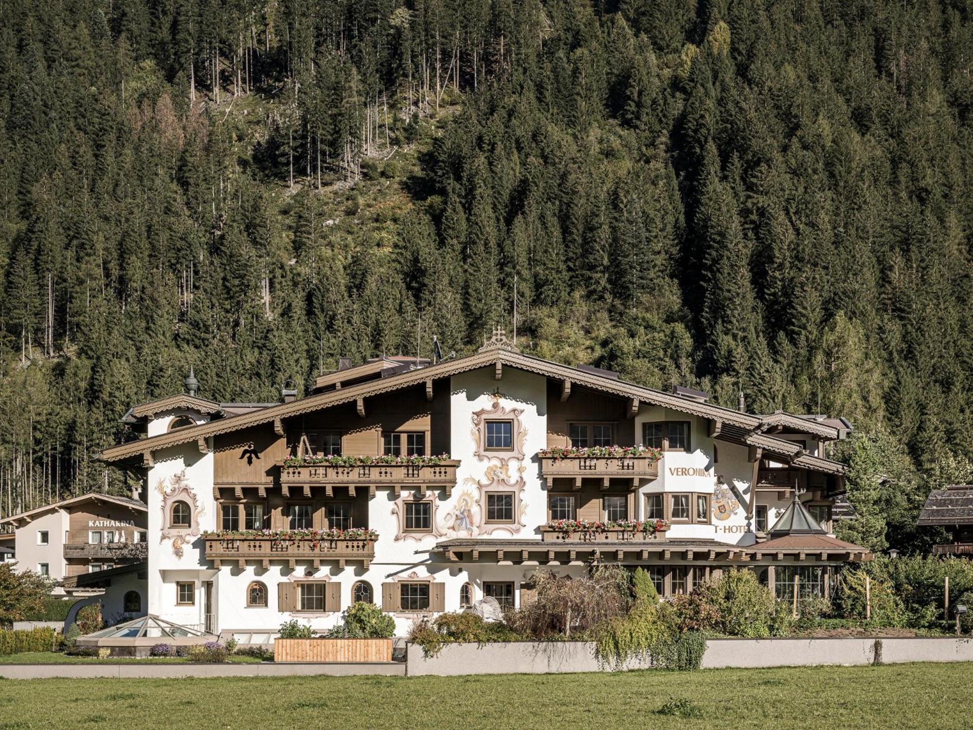 Apparthotel "Landhaus Veronika" Mayrhofen Exterior foto
