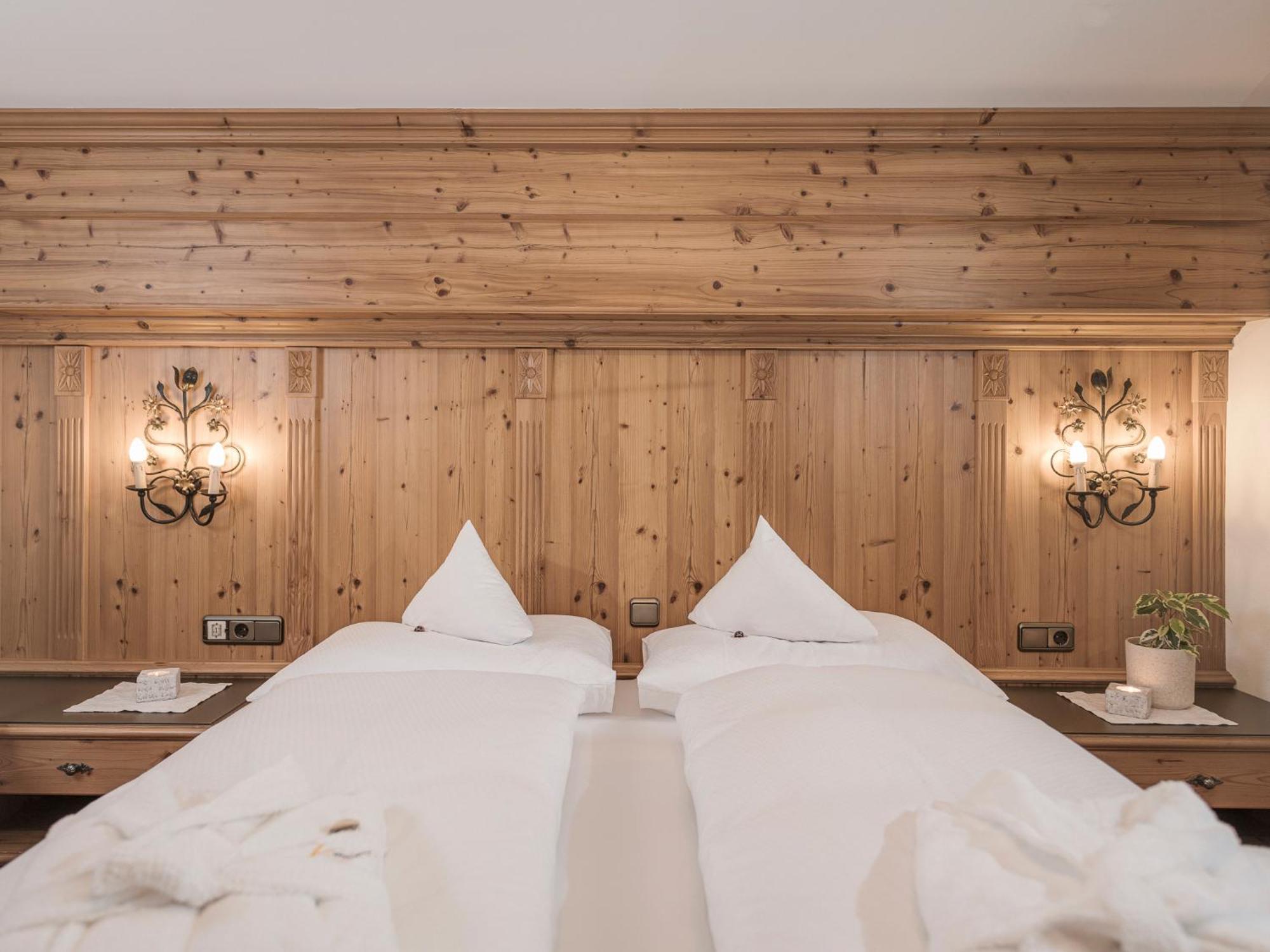 Apparthotel "Landhaus Veronika" Mayrhofen Exterior foto