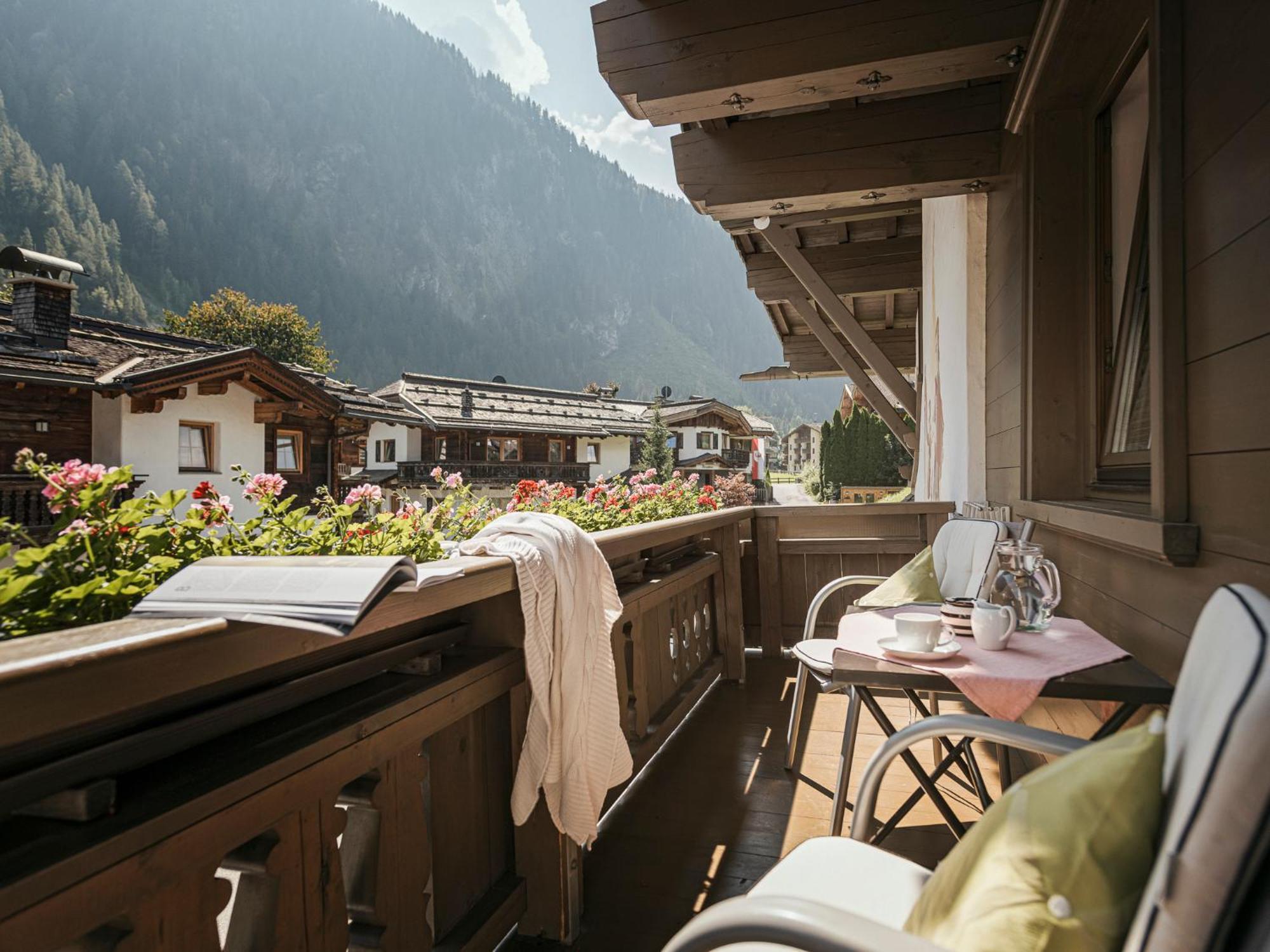 Apparthotel "Landhaus Veronika" Mayrhofen Exterior foto