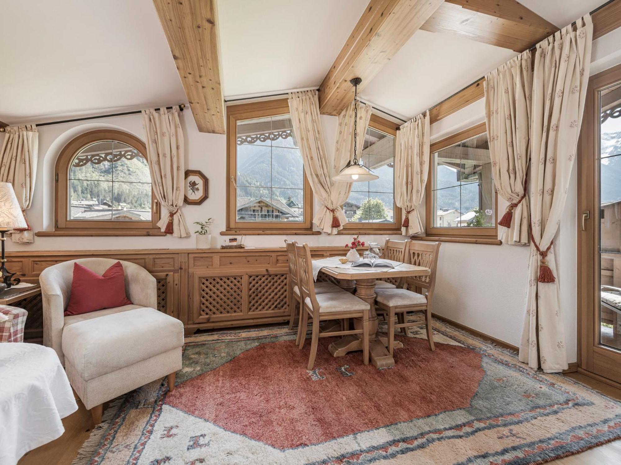 Apparthotel "Landhaus Veronika" Mayrhofen Exterior foto