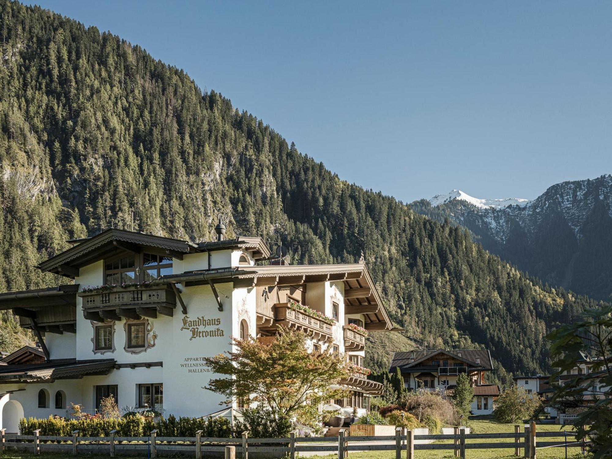 Apparthotel "Landhaus Veronika" Mayrhofen Exterior foto