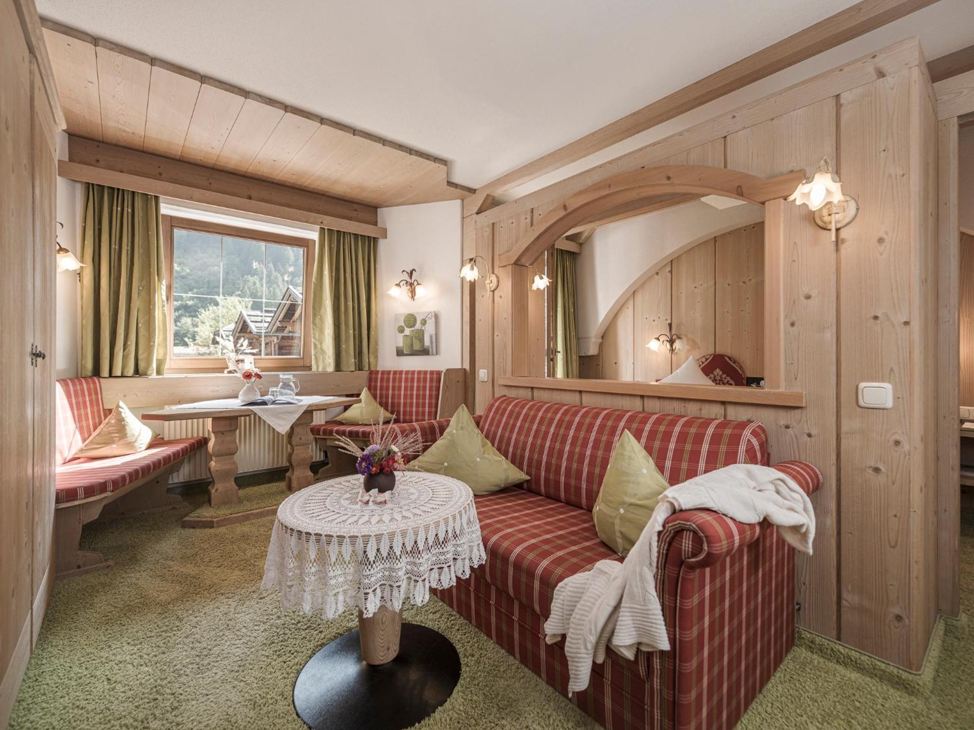 Apparthotel "Landhaus Veronika" Mayrhofen Exterior foto