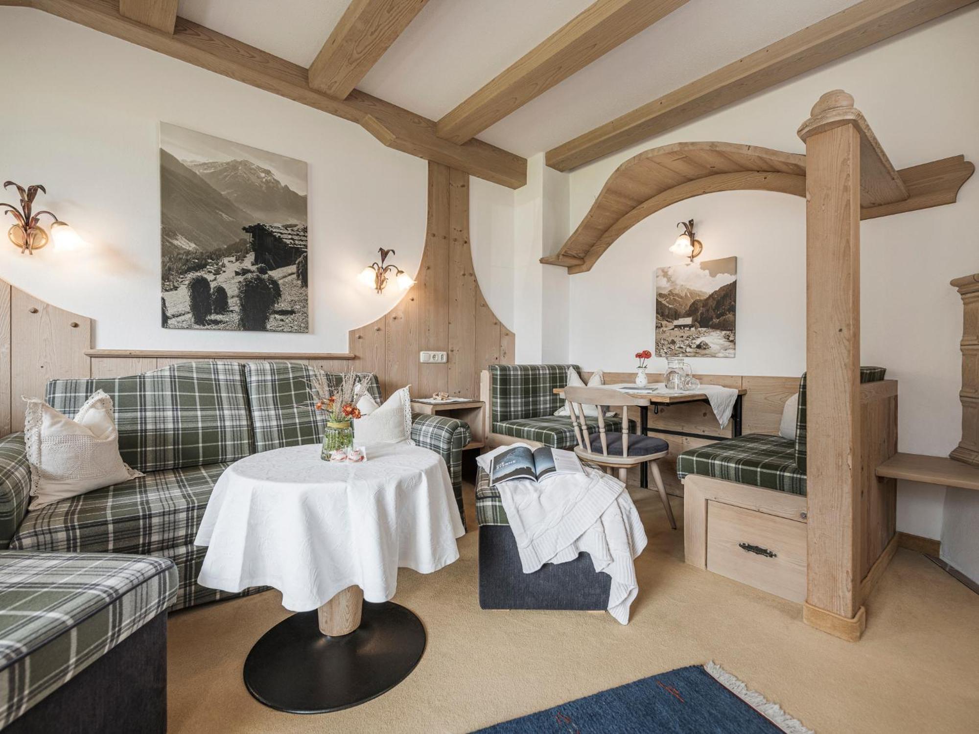 Apparthotel "Landhaus Veronika" Mayrhofen Exterior foto