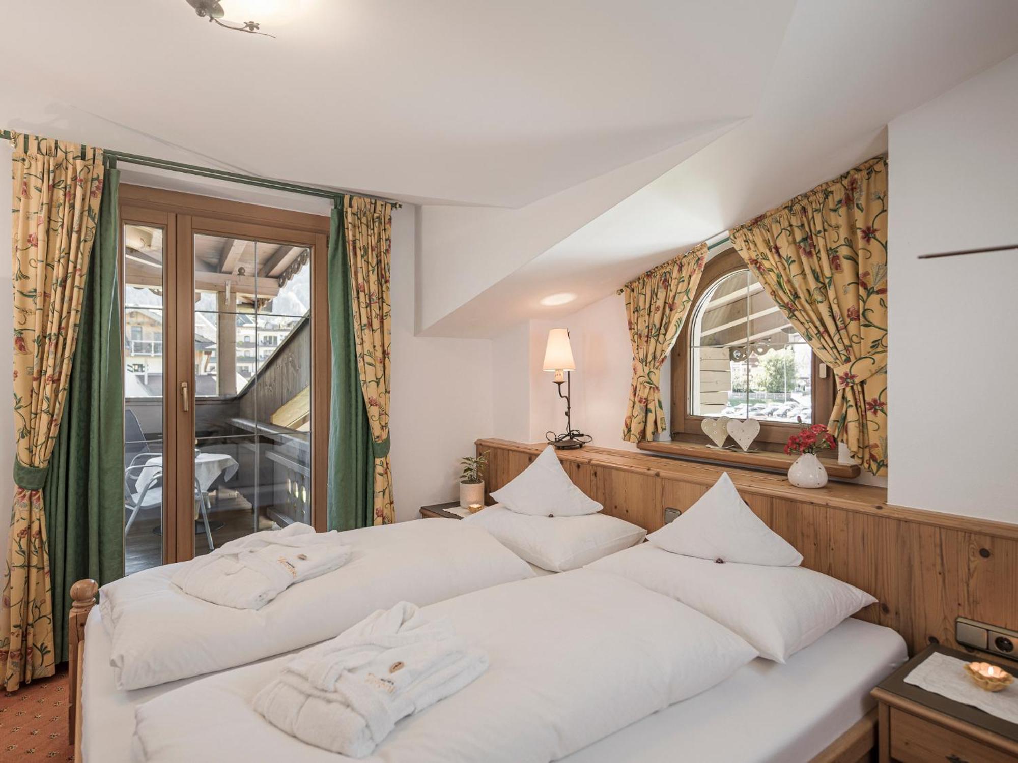 Apparthotel "Landhaus Veronika" Mayrhofen Exterior foto